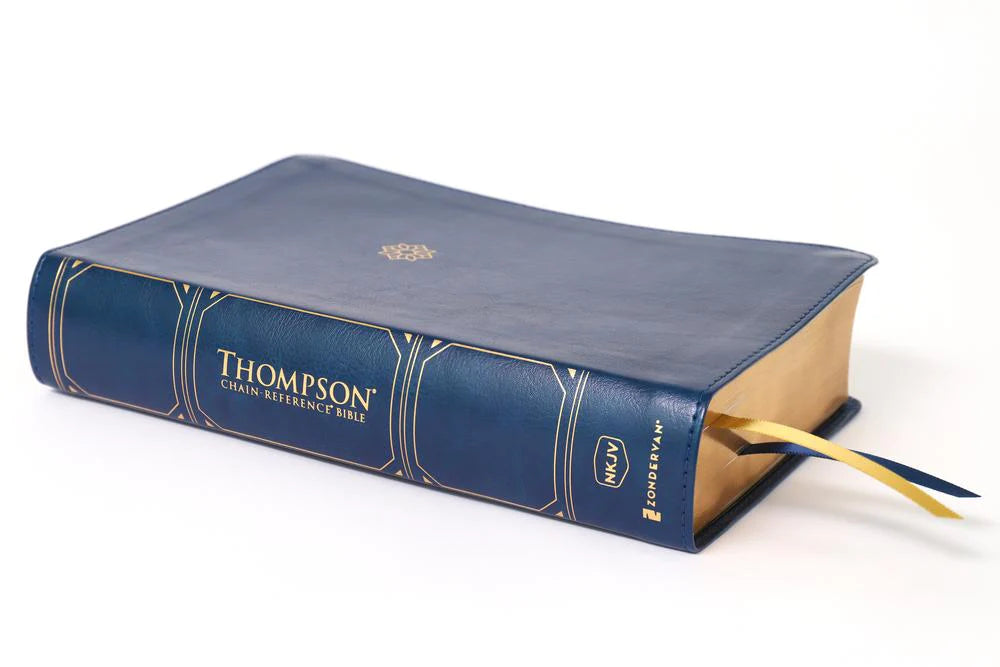 NKJV, Thompson Chain-Reference Bible, Handy Size, Red Letter, Comfort Print - Leathersoft™